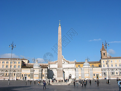 罗马的奥贝利斯克晴天正方形广场纪念碑地标方尖碑天空建筑学废墟旅游图片
