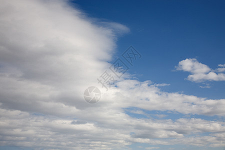 云景观飞行日光衰退阳光白色蓝色天空环境图片