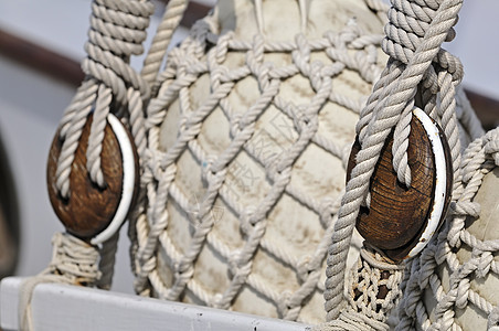 高级帆船细节索具工具海洋木头电缆港口血管棕色绳索航海图片