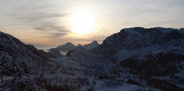 蓝山山脉季节滑雪旅行全景太阳蓝色温度天气天空图片