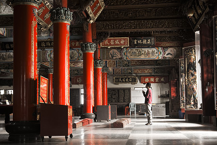 建造内殿 用一个亚洲祷告图片