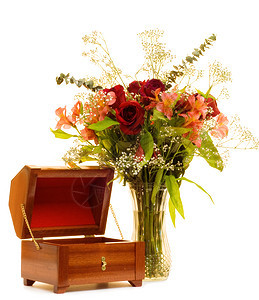 珠宝盒和鲜花图片