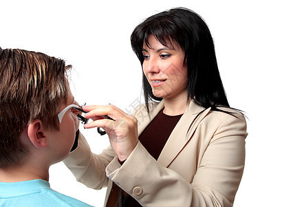 具有试验框架的乐观派试用架验光考试男生病人女性医生眼科女士咨询图片