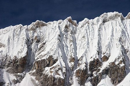 冰雪山脊图片