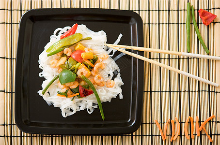 美味的 wok营养食物美食玉米面条盘子胡椒筷子烹饪维生素图片