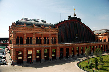马德里火车站建筑车站火车天空红色图片