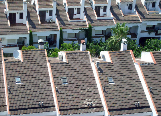西班牙住房屋顶的屋顶图片
