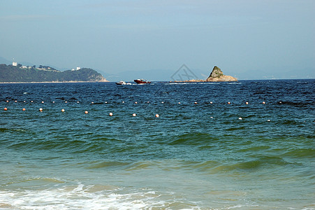 中国海滩深圳海浪蓝色黄色天空图片