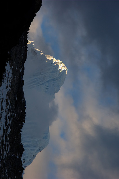 顶峰山脊图片