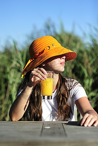新鲜果汁玻璃饮食水果快乐橙子头发女孩女士图片