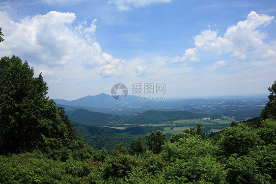 Blue Ridge山  弗吉尼亚州公园树木森林天空山脉大路山峰风景绿色旅游图片