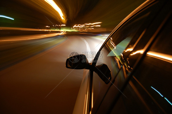 夜间驾车 汽车行驶红绿灯赛车速度景观行动交通夜生活城市隧道街道图片