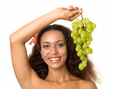 有绿葡萄的美丽女孩白色女士女孩们食物绿色女性化妆品微笑水果头发图片