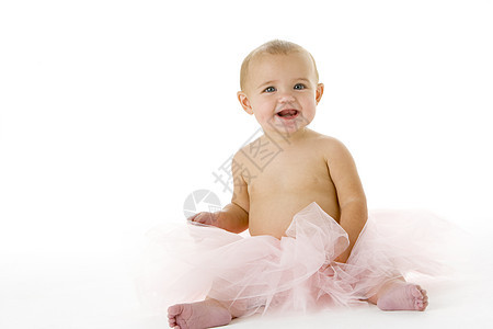 穿着贝塔图的婴儿短裙芭蕾舞女性影棚乐趣女孩相机微笑水平享受图片
