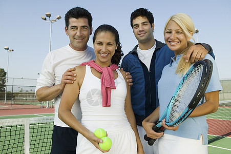 网球伙伴成年人女性伙计们空闲时间能力运动员情侣活动伴侣图片