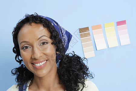 妇女选择油漆颜色艺术头部非裔种族女性黑人决策肖像色样风格图片
