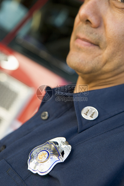 消防车对消防员的肖像好榜样情况中年消防局服务徽章消防男人英雄消防队员图片