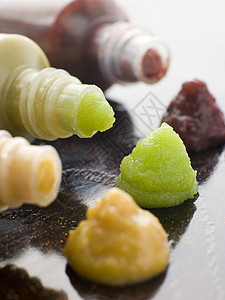 3个日本香肠  Wasabi芥末和Plum食物配菜调味品食品美食李子图片