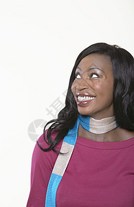 微笑的女人非裔肩膀长毛中年人种族成年人女士中年肖像头部图片