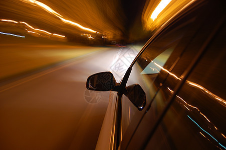 夜间驾车 汽车行驶交通红绿灯夜生活景观赛车城市街道隧道窗户运动图片