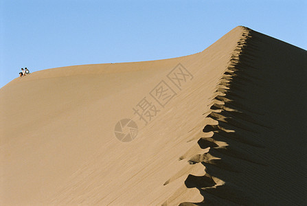 在沙漠中(远处)有几户户户外图片