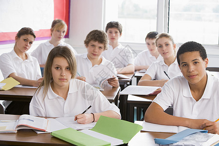 在教室上课的中学生人数 女生种族女孩们女性棕色教育性背景中学多样性黑发课堂图片