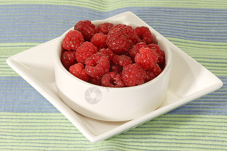 碗里的草莓红色甜点盘子食物营养水果白色饮食美食浆果图片