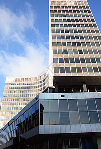 现代玻璃和钢铁建筑办公室建筑学摩天大楼商业外观窗户城市办公楼玻璃图片