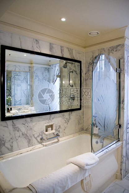 豪华浴室镜子房子卫生合金建造玻璃窗户装饰卫生间房间图片