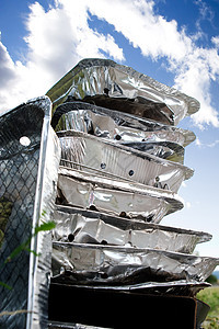 Tinfoil 处置可使用 BBQ 垃圾环境锡纸时间天空野餐炙烤蓝色图片