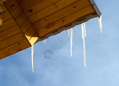 冰块天空建筑寒意天气季节雪堆边缘木板水晶冰柱图片