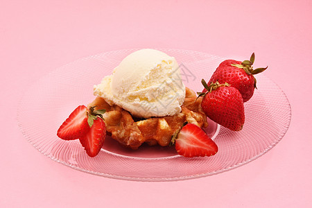 比利时华夫饼 草莓和冰淇淋食物营养味道白色甜点小吃晶圆盘子水果奶油图片