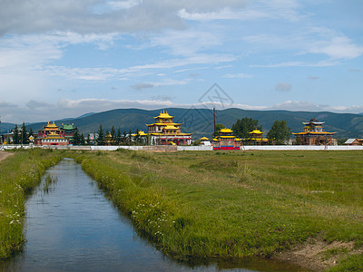 佛教修道院爬坡荒野佛教徒土地城市宝塔假期乌德寺庙地平线图片