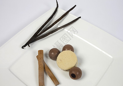 巧克力球和面包制品;图片