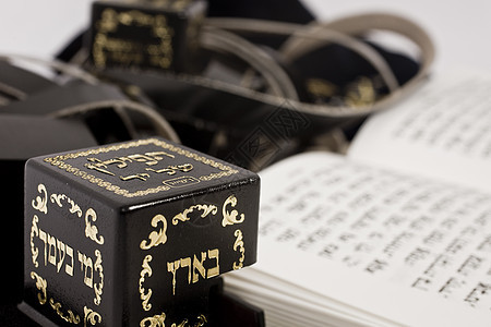 使用 siddur 填充物照片护身符精神仪式上帝宗教祷告皮革冥想肩带图片