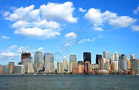自由女神像和曼哈顿天线城市市中心国家游客水路雕像吸引力建筑学地标港口图片