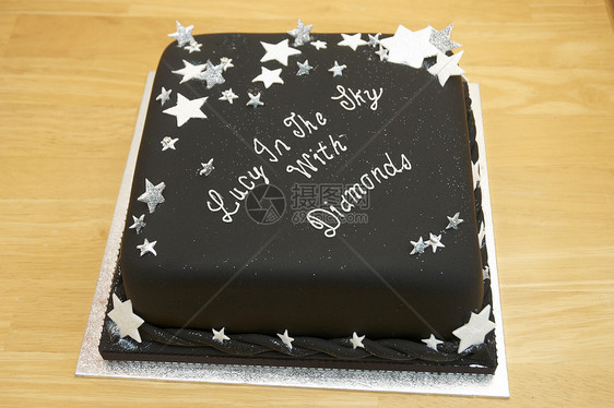 生日蛋糕黑色星星派对桌子食物图片