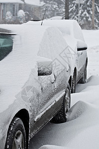 冬季暴风雨下的车车辆天气下雪降雪风暴季节冻结气候暴风雪白色图片