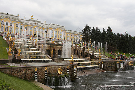 俄罗斯圣彼得堡彼得霍夫喷泉文化金子历史石油公园照片公司摄影喷出旅行图片