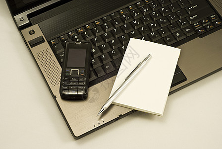 手机和笔记本电脑电子商务电话蓝牙全球红外线在职营销接线员智力技术图片