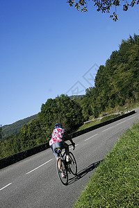 自行车运动女性赛车男人山地车下坡山地车手成人图片