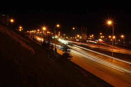 夜间公路交通灯光城市街道大灯景观路灯旅行头灯条纹运输图片