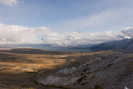 莫诺湖湖碳酸盐沉淀火山碱性盐水岩石旅行沙漠地质学风景图片