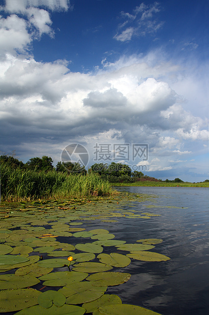 湖湖即将暴风雨来临图片