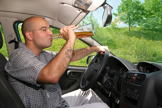 醉驾司机人士速度法庭监狱男人注意力罪犯运输商务测试图片