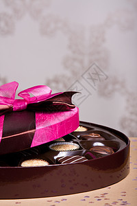 巧克力盒甜点丝带糖果礼物粉色盒子礼物盒育肥美食巧克力图片