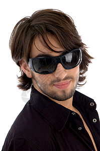 印有墨镜的英俊模特眼镜太阳镜成人冒充大块头姿势衣服男人黑发男性图片