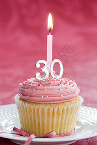 30岁生日蛋糕家庭冰镇食物数字烘焙蛋糕育肥饮食背景盘子图片