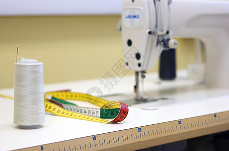 缝织机戏服测量细绳工艺裁缝物品工厂穿线材料工具被子高清图片素材