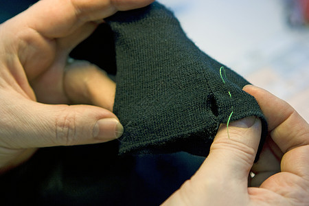 布布上的线索统治者工艺缝纫机测量窗帘接缝纺织品拇指裙子别针图片